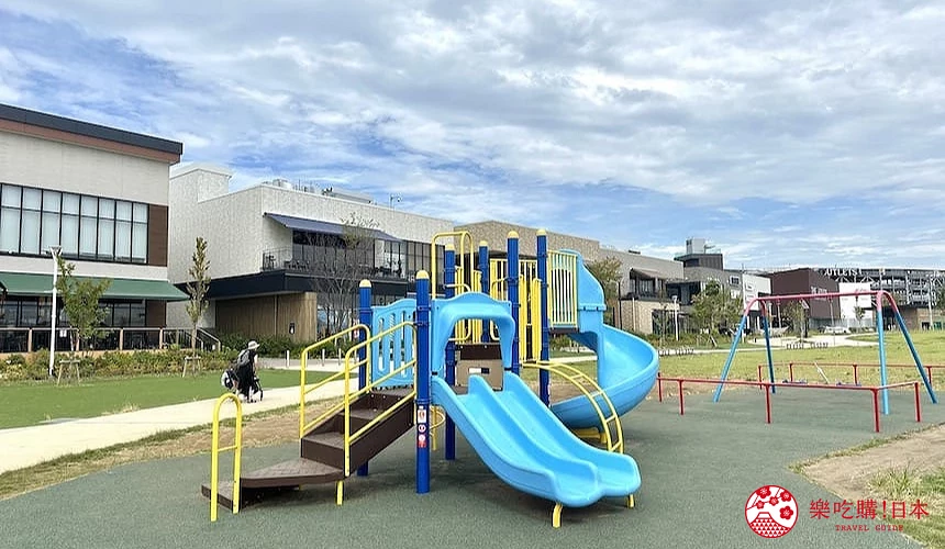 OUTLET腹地有大片綠地和兒童遊具
