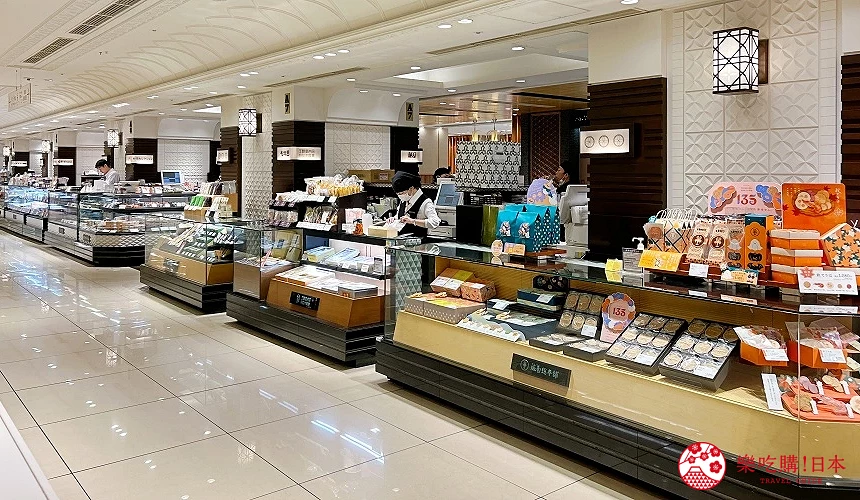 食品類伴手禮集中在本館地下一樓與新館地下二樓