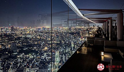 SHIBUYA SKY隔著玻璃夜景