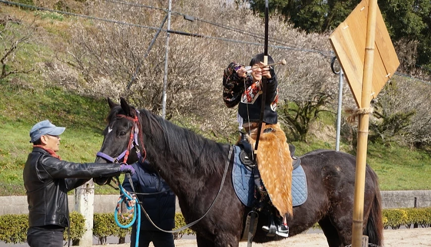 日本傳統騎馬射箭術流鏑馬體驗
