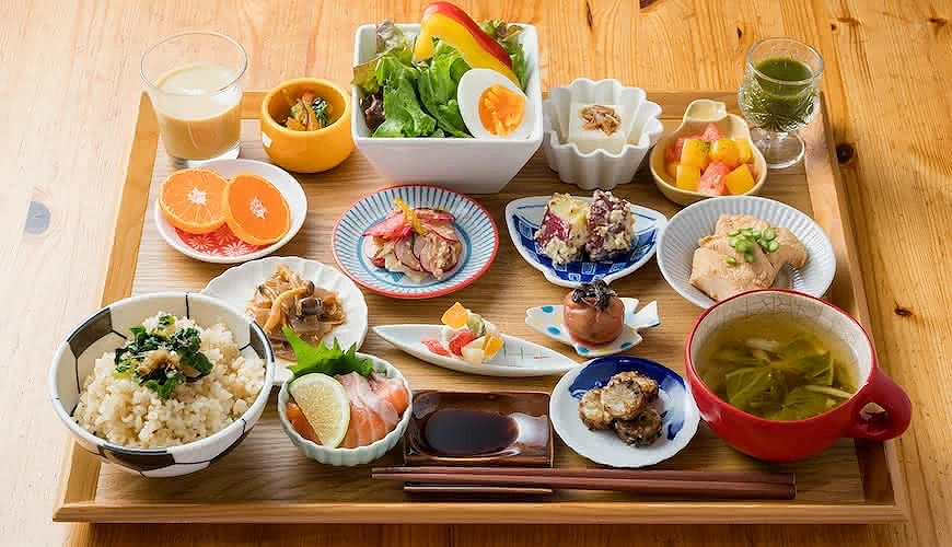 「OYOBARE 美麗豆盤午餐」包含多道營養美味小菜