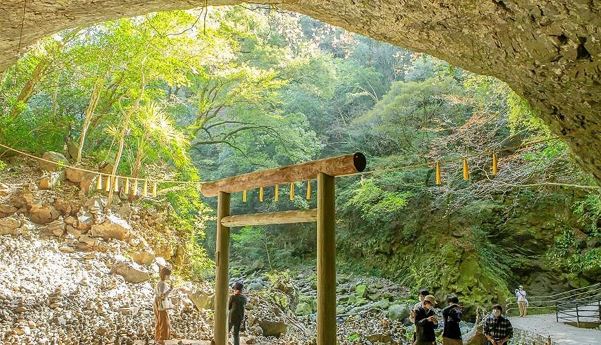 具有神秘感的「天安河原」