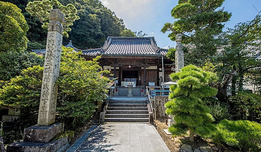 甲山寺本堂