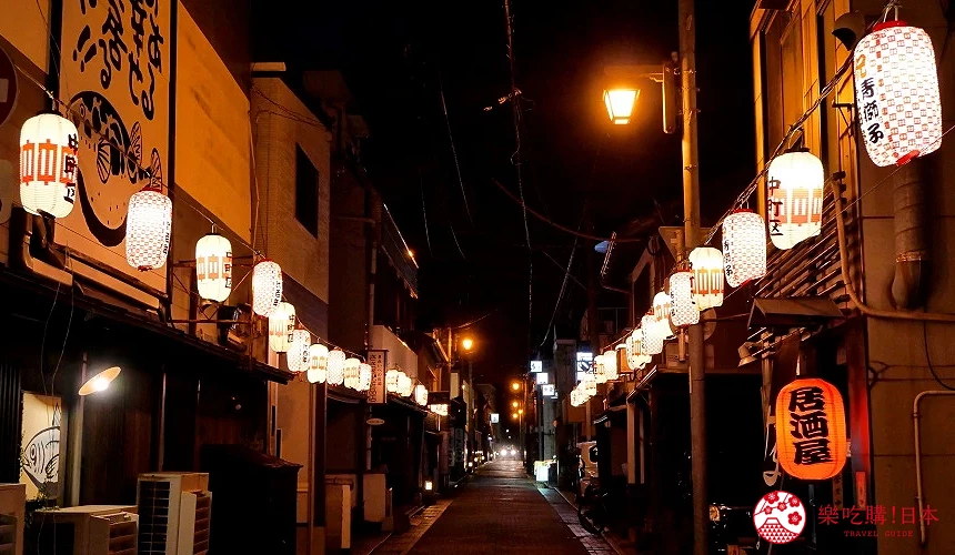 中町商店街上有很多餐飲店家