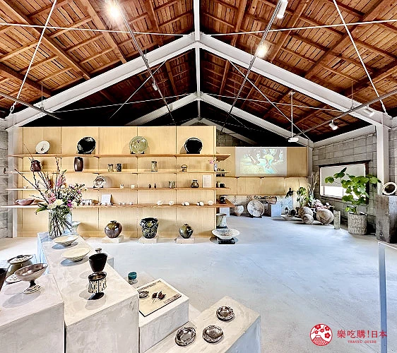 二樓則為丹波燒工藝品展示間,精緻優美,令人讚嘆!