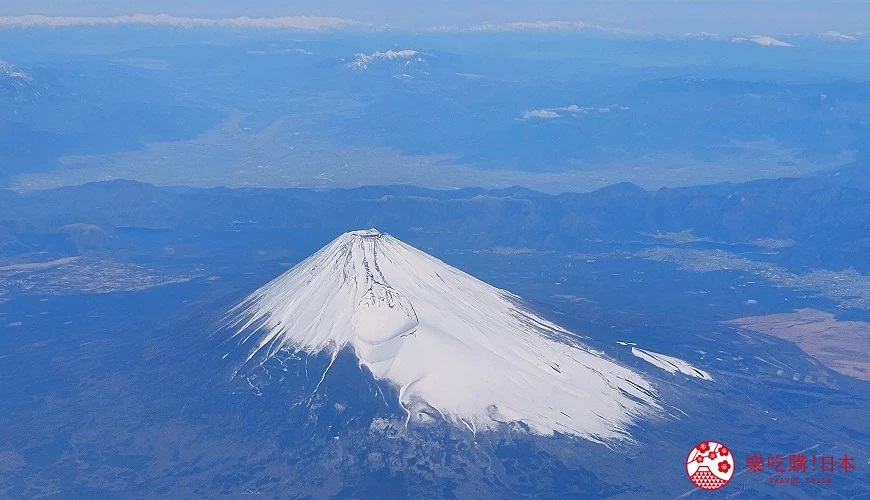 飛機上拍攝的富士山