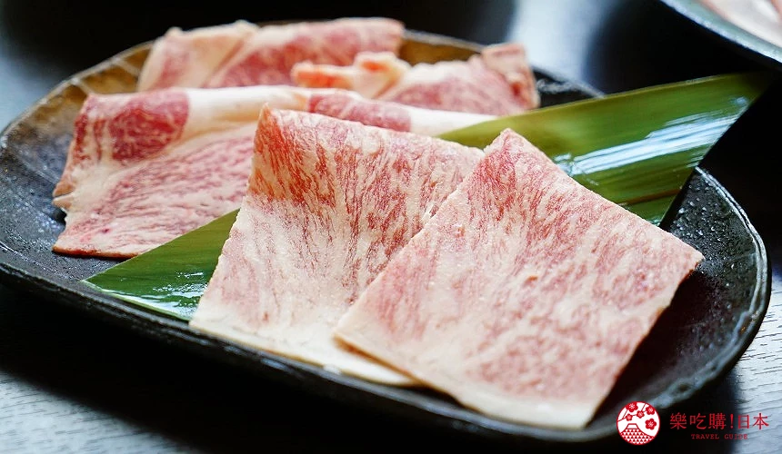 沖繩美食推薦阿古豬涮涮鍋沖繩美食推介海鮮蒸籠餐廳介紹文章油脂分布均勻的黑毛和牛