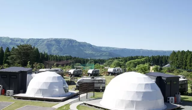 九州Glamping推薦熊本「Kosugi Resort」：體驗露營車、豪華帳篷、BBQ烤赤牛