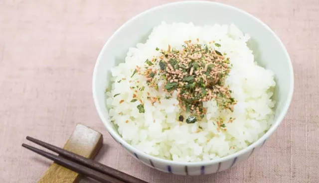 日本人的下飯神物！日本香鬆人氣排行 TOP12榜單出爐，必買三島、丸美屋、永谷園
