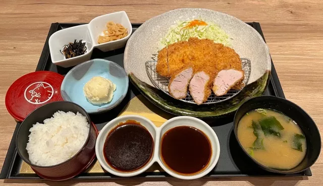 網路訂位超方便！心齋橋炸豬排首選「矢場とん」味噌豬排、炸和牛必吃