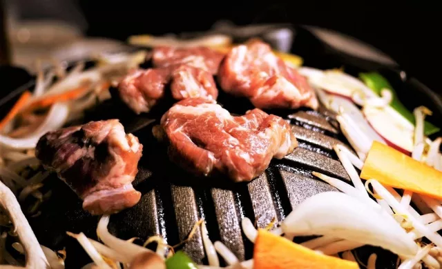 燒烤派？火鍋派？北海道「成吉思汗烤肉」特色、吃法與札幌名店推薦清單