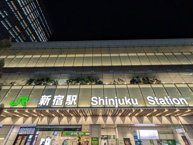 新宿車站轉車攻略2026：鐵道路線、車站出口、轉乘方式、周邊景點總整理