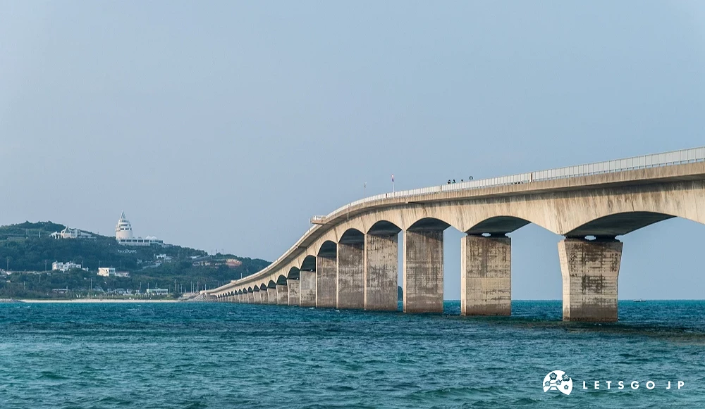 沖繩古宇利島與古宇利大橋一景