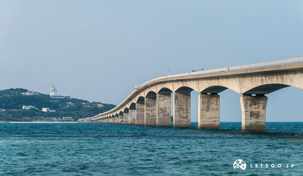 沖繩古宇利島與古宇利大橋一景