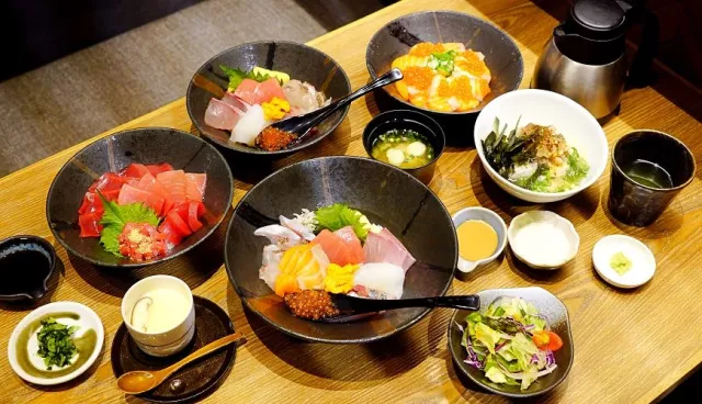 「魚○亞紗」海鮮丼3千日圓有找，大啖10種當日現捕海鮮，長崎站出站即達