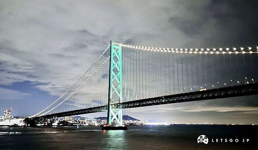 夜晚的海上大橋