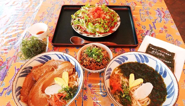 沖繩美國村餐廳推薦「SUNAGAWA 製麵所」：沖繩麵、塔可飯、和牛燒肉