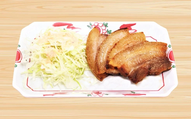 烤五花肉切片搭配高麗菜絲