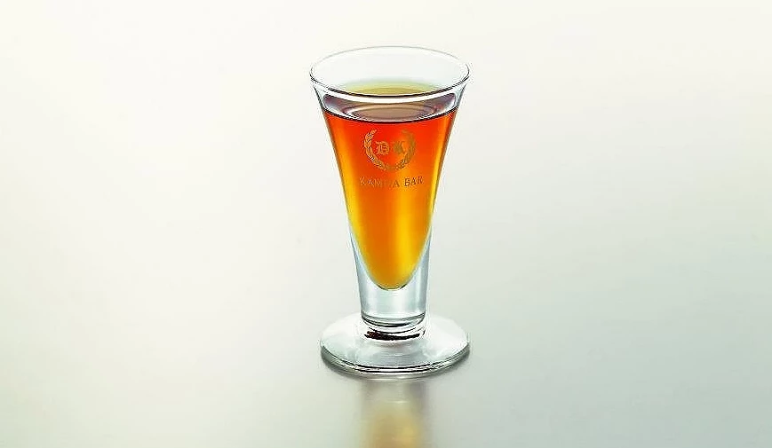「Kamiya Bar(神谷バー)」經典的電氣白蘭地雞尾酒(デンキブラン)