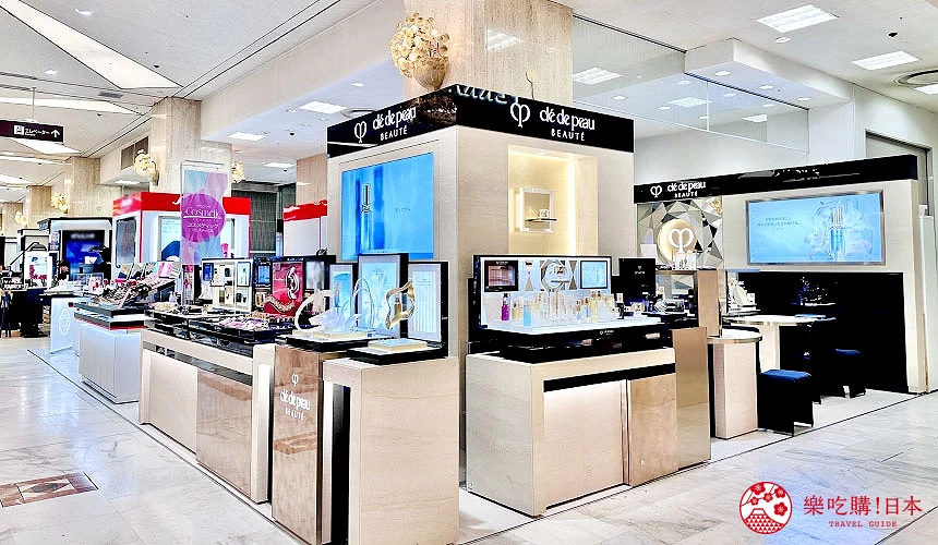 岡山高島屋1樓的CPB肌膚之鑰櫃位,販售頂級保養品系列
