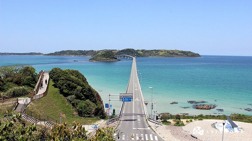 山口縣角島大橋橫跨碧藍海域的壯麗景觀