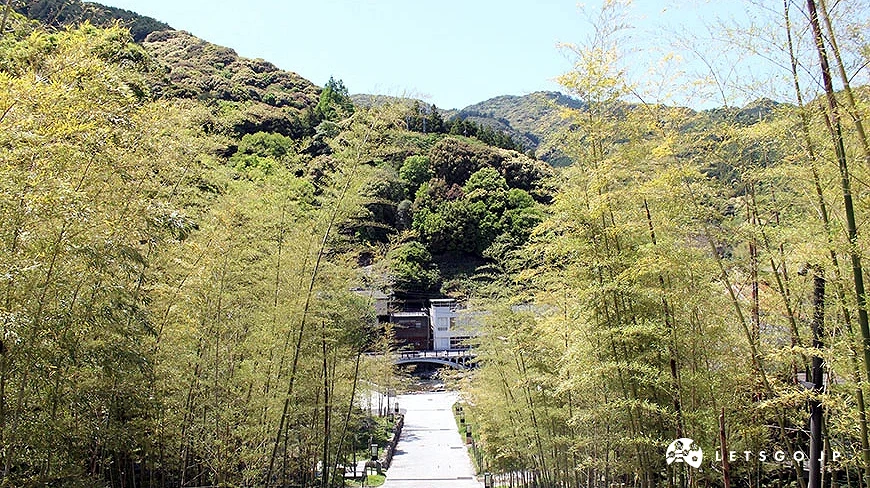 長門湯本溫泉四季自然景觀,春櫻秋楓盡收眼底