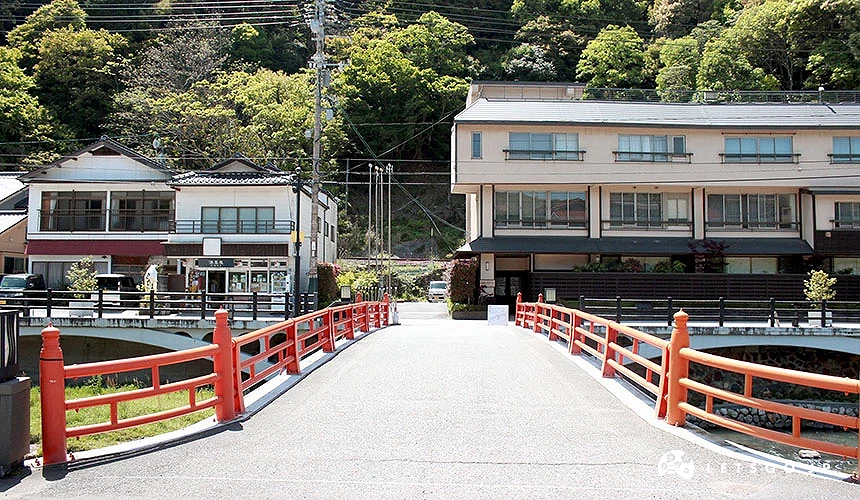 「長門湯本溫泉」自1427年發現,是山口縣最古老且充滿歷史的溫泉地