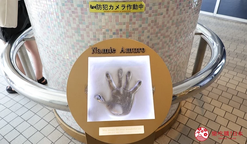 手形塑像