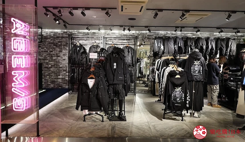 服飾店門口