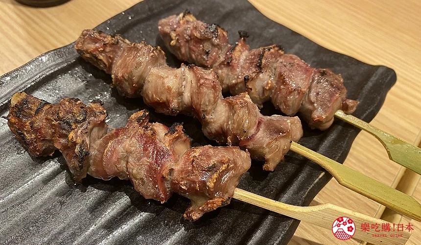三串雞肉串燒並排