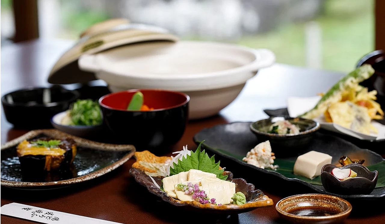 嵐山湯豆腐嵯峨野的豆腐鍋餐點