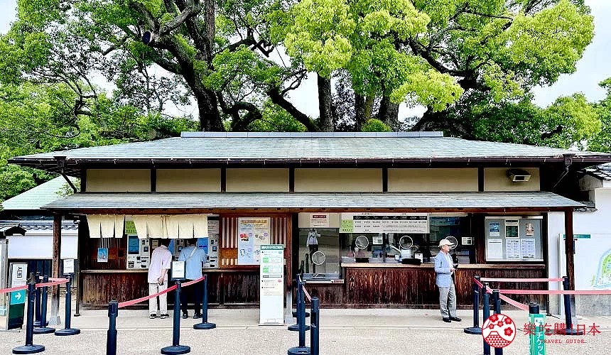岡山後樂園正門入口處的售票亭