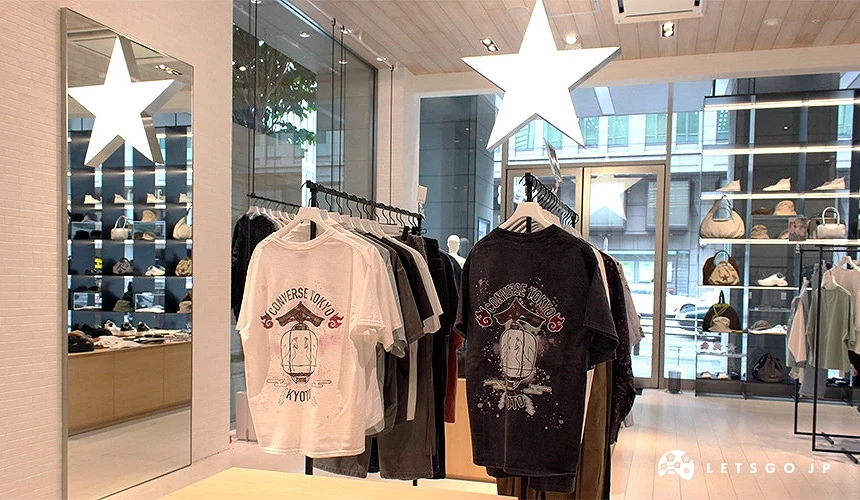 「CONVERSE TOKYO」店內有多樣服飾可選購