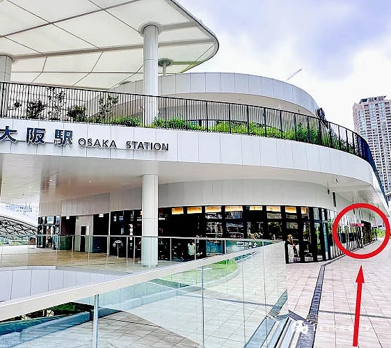 店面位於二樓(圖中紅圈處),位置相當便捷好找