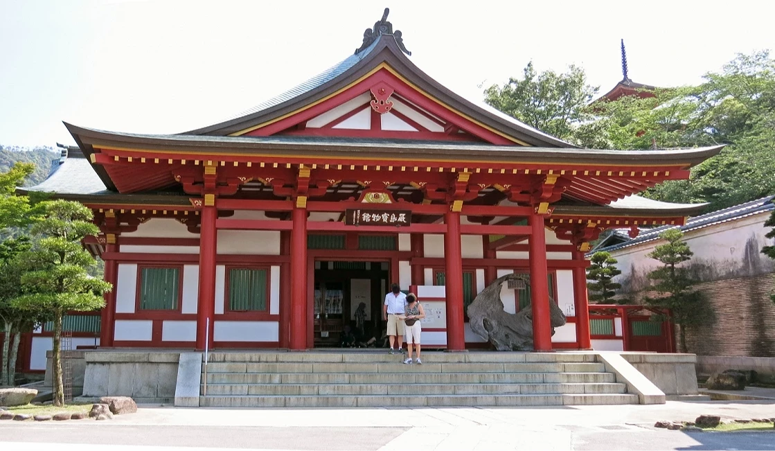 嚴島神社「寶物館」收藏許多日本國寶與重要文化財產