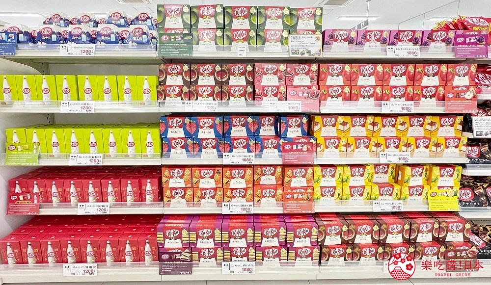 札幌藥妝國際通店整齊陳列的伴手禮商品架