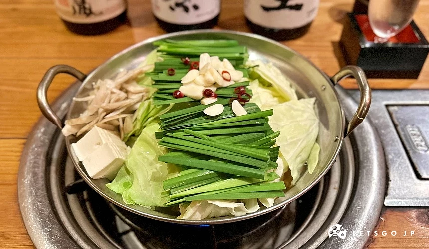 配料豐富的「博多牛腸鍋」