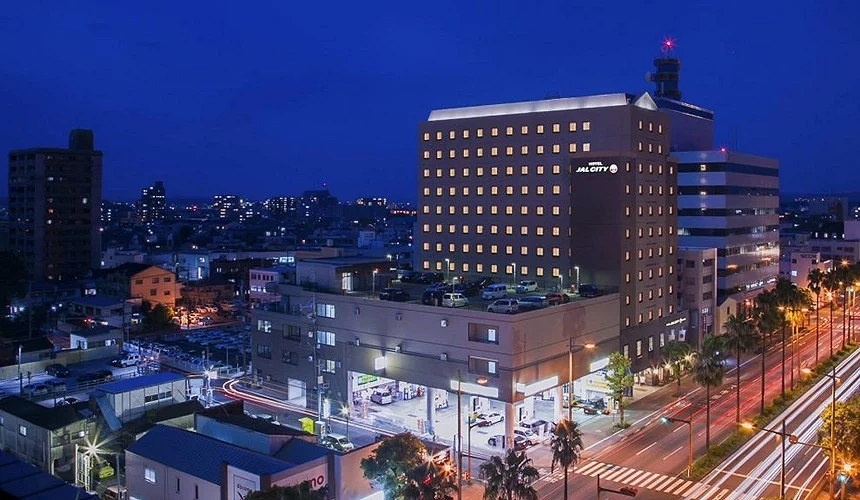 宮崎日航都市酒店的夜晚外觀
