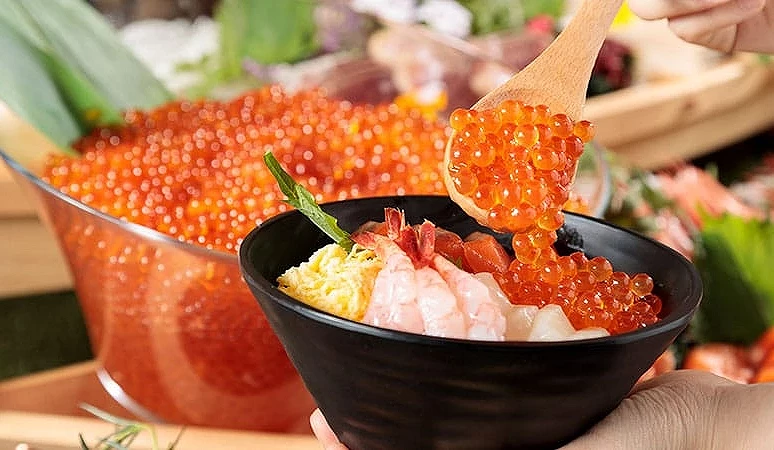 旭川站前永安國際飯店「自助早餐」的超澎湃的鮭魚卵生魚片丼飯