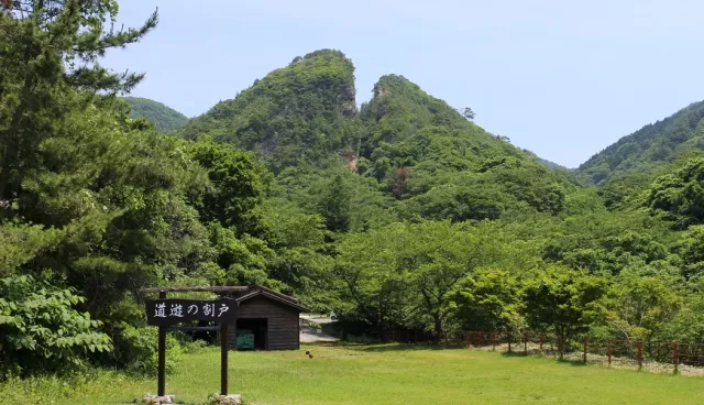 新潟佐渡島交通景點整理：神隱少女盆舟、天空之城絕景，4天3夜行程攻略 的縮圖
