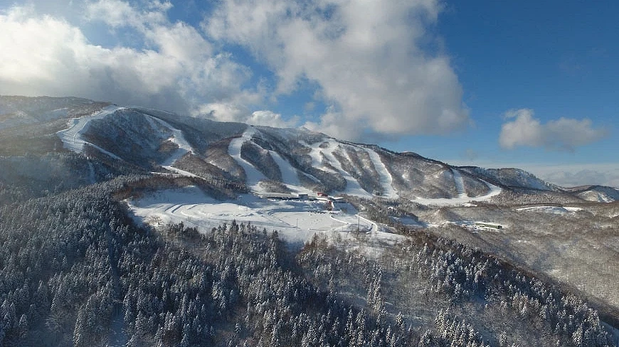夏油高原滑雪場景色
