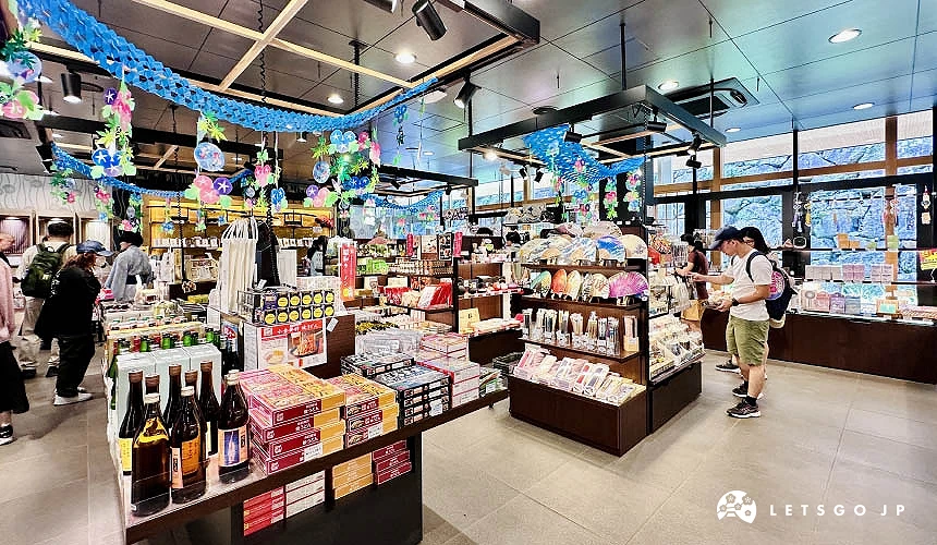 「城Terrace」店內販售豐富的特色商品