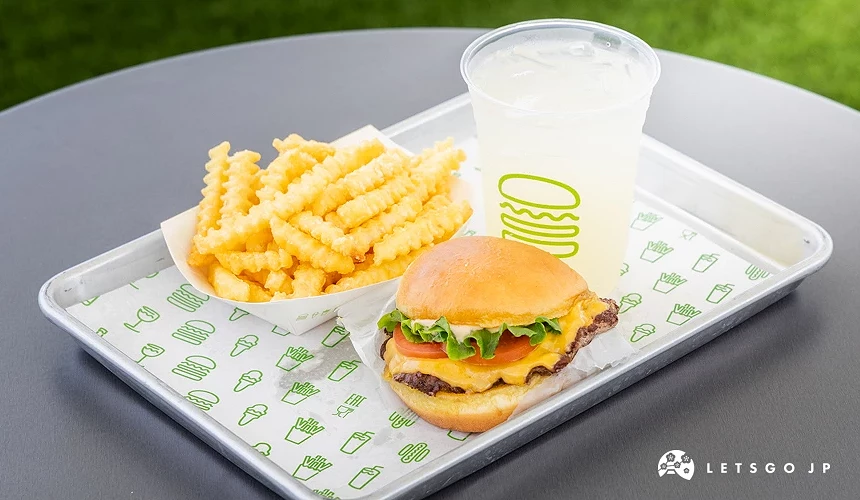 SHAKE SHACK定番料理有漢堡薯條及檸檬水