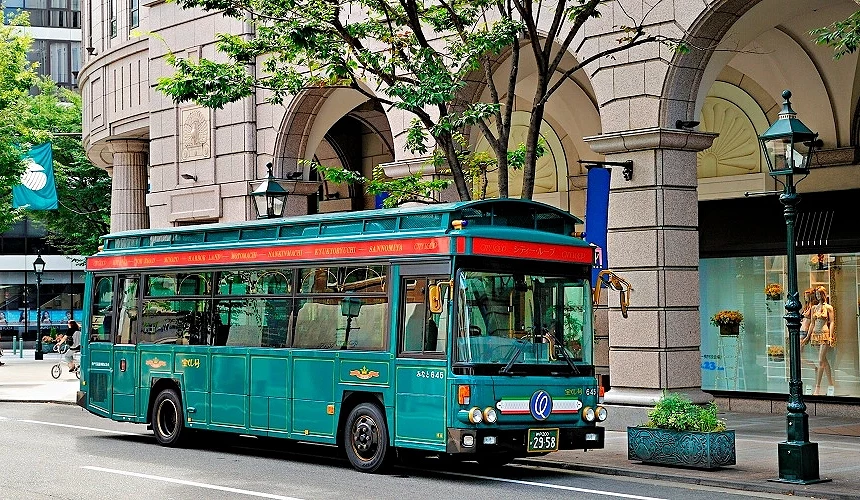 深綠色車廂的 City Loop環城巴士