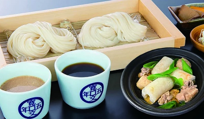 兩種烏龍麵條與兩種沾醬