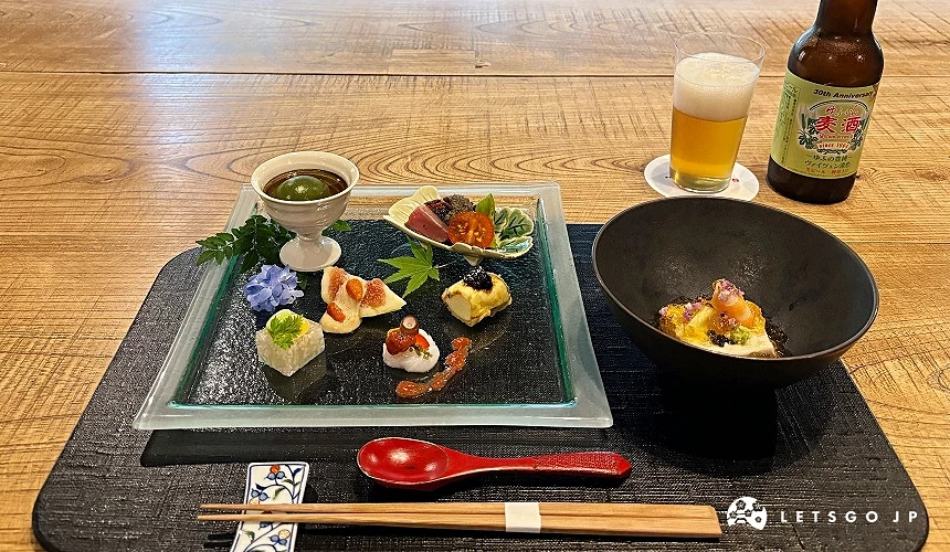 晚餐的前菜拼盤與啤酒
