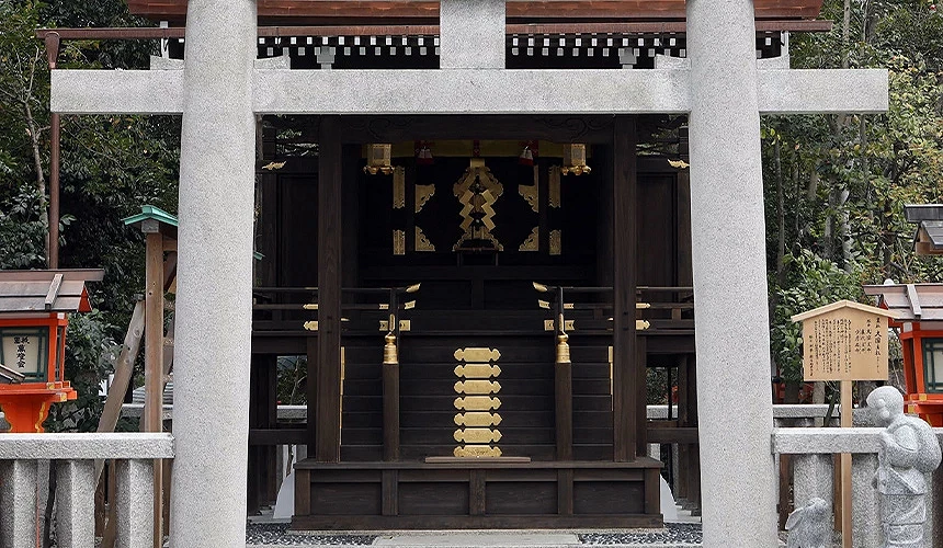 不論是情侶還是單身者,都可以來此祈求好緣降臨