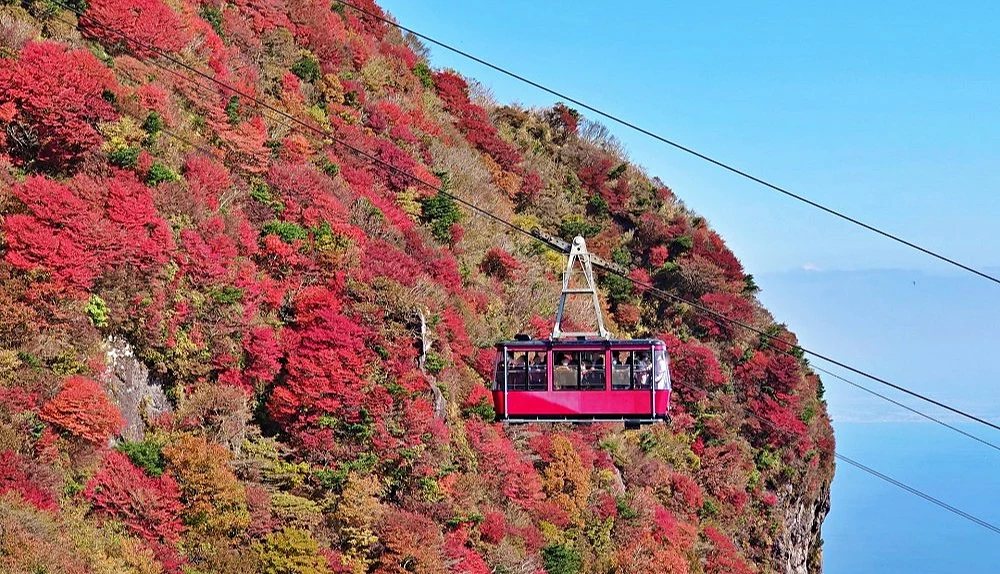雲仙市的紅葉和纜車