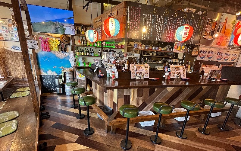 付有吧台座位的日式居酒屋
