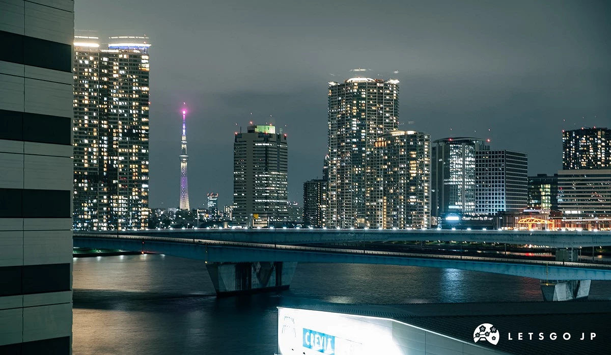 房間的晴空塔夜景